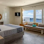 Gizis Exclusive Imerovigli (Santorini)